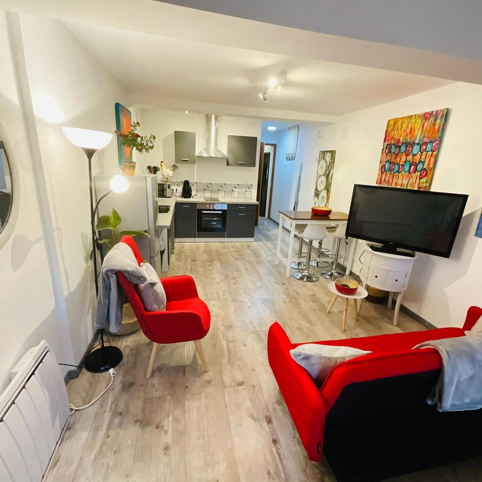 Hote Labyrinthe Sur La Place Chambres D, Hotes , Calme ,Netflix Мірпуа Екстер'єр фото