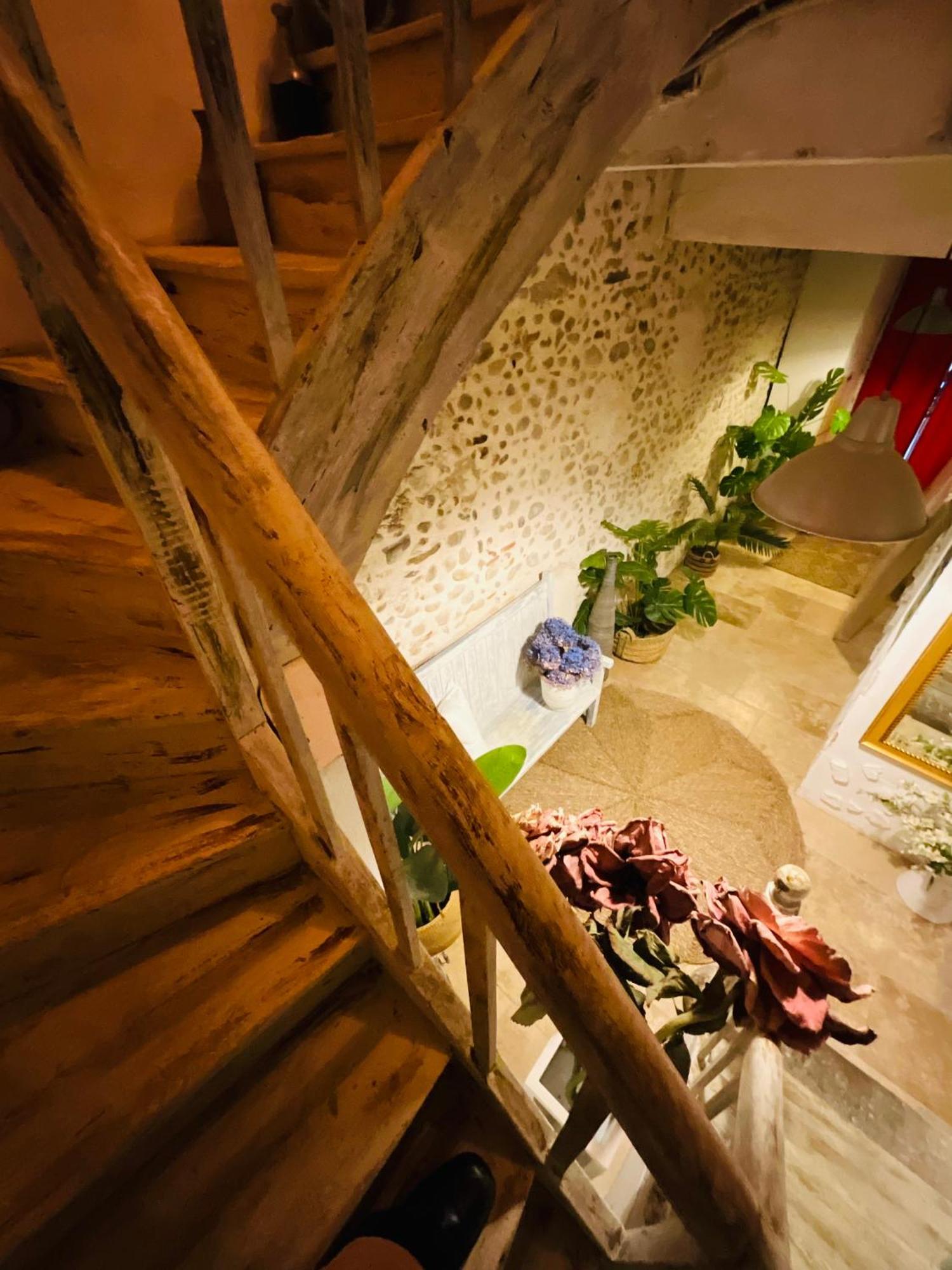 Hote Labyrinthe Sur La Place Chambres D, Hotes , Calme ,Netflix Мірпуа Екстер'єр фото